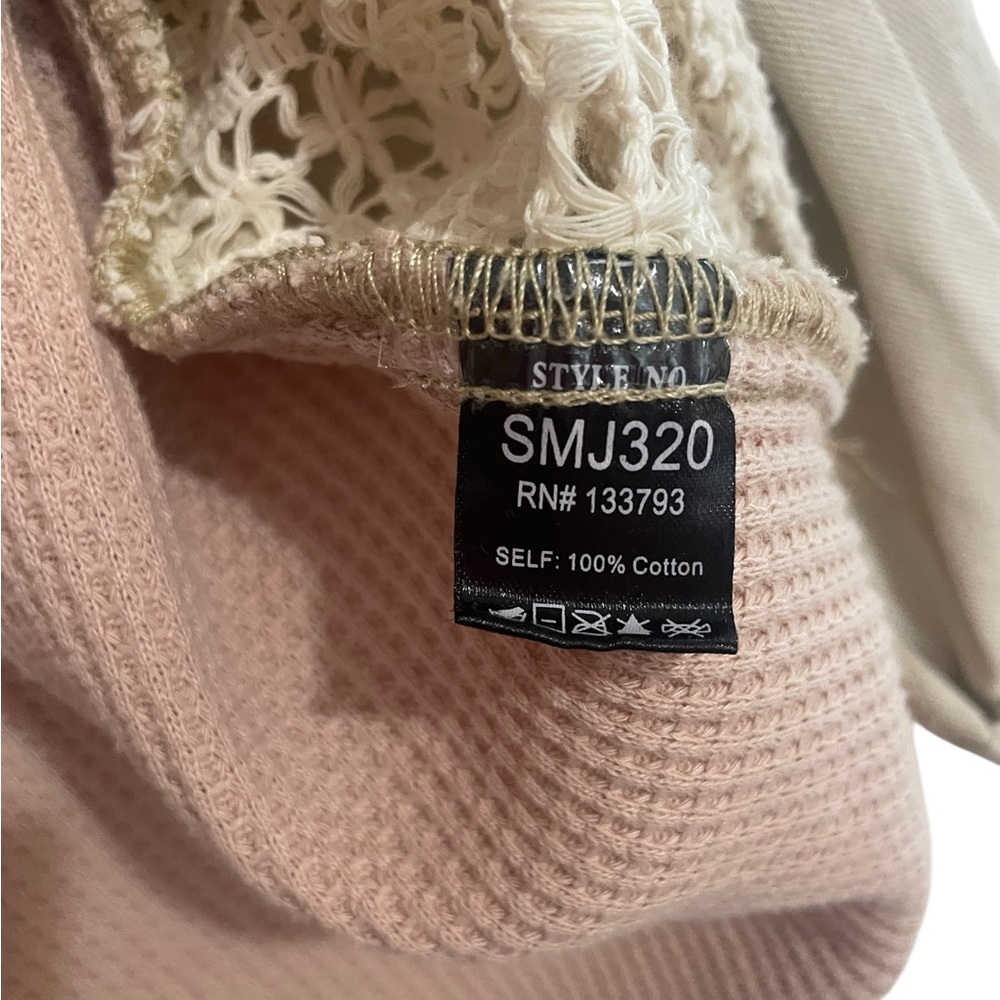 POL Cream and Pink Textured Knit Top - Picture 6 of 6